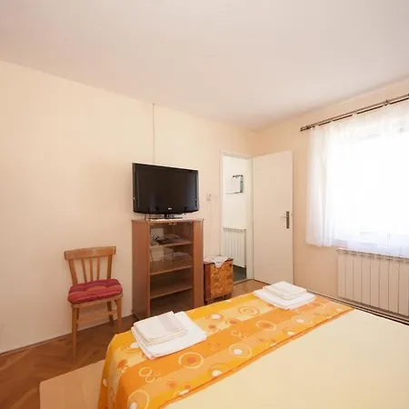 Apartment Gorana *