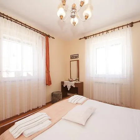 Gorana Apartment Splitska